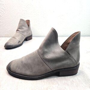 Steve Madden Ankle Booties Size 7 Gray Distressed Leather Low Heel Western Boots